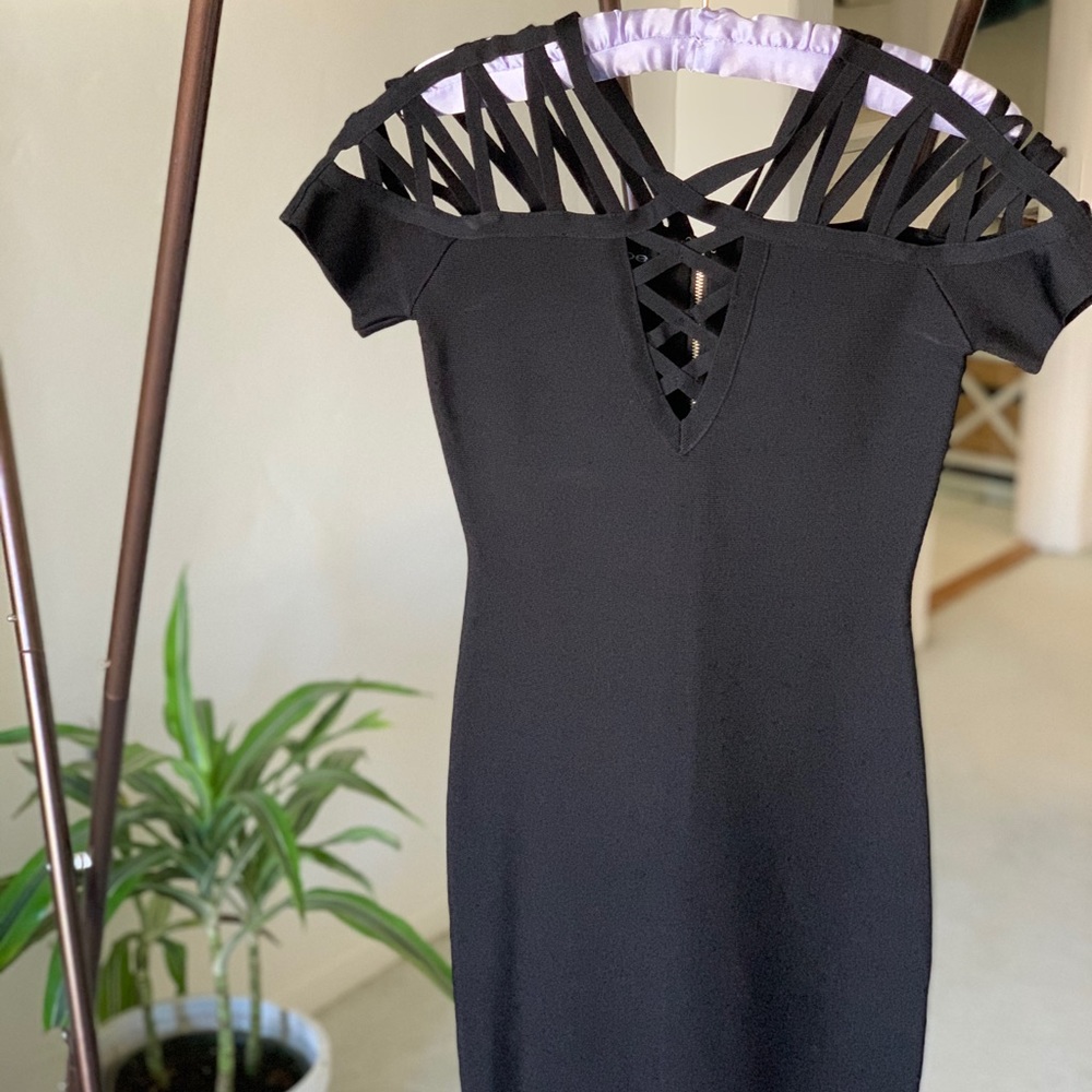 Mini black dress that everyone should have.